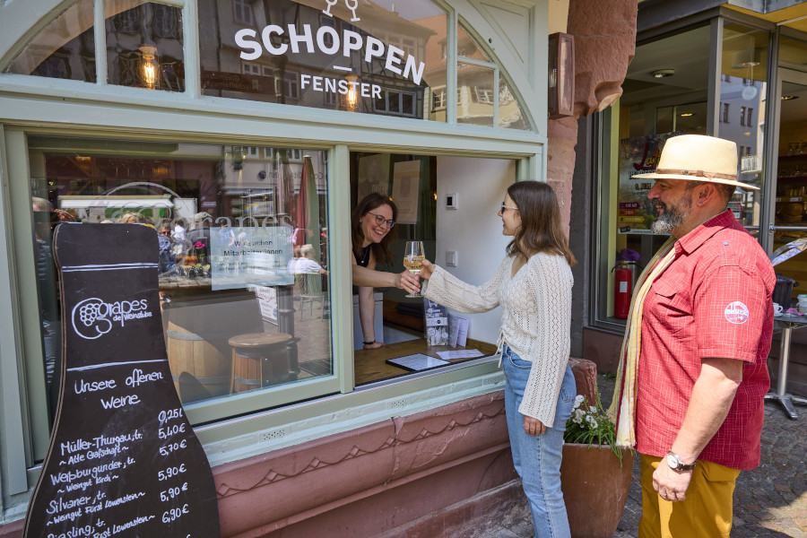 Schoppen Fenster an der Weinstube Grapes